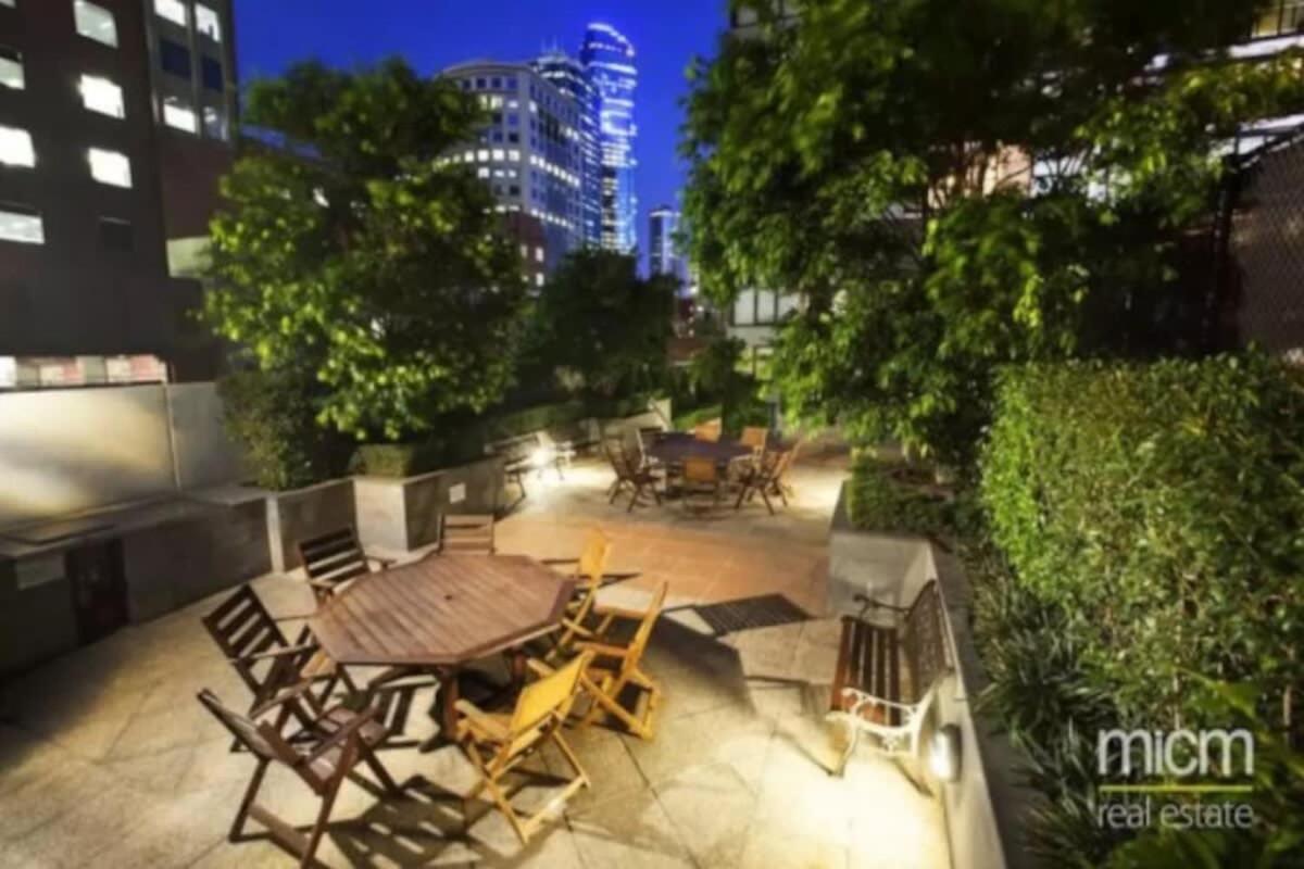Penthouse Apartment In Melb Cbd Perfect Location Melbourne Exteriör bild