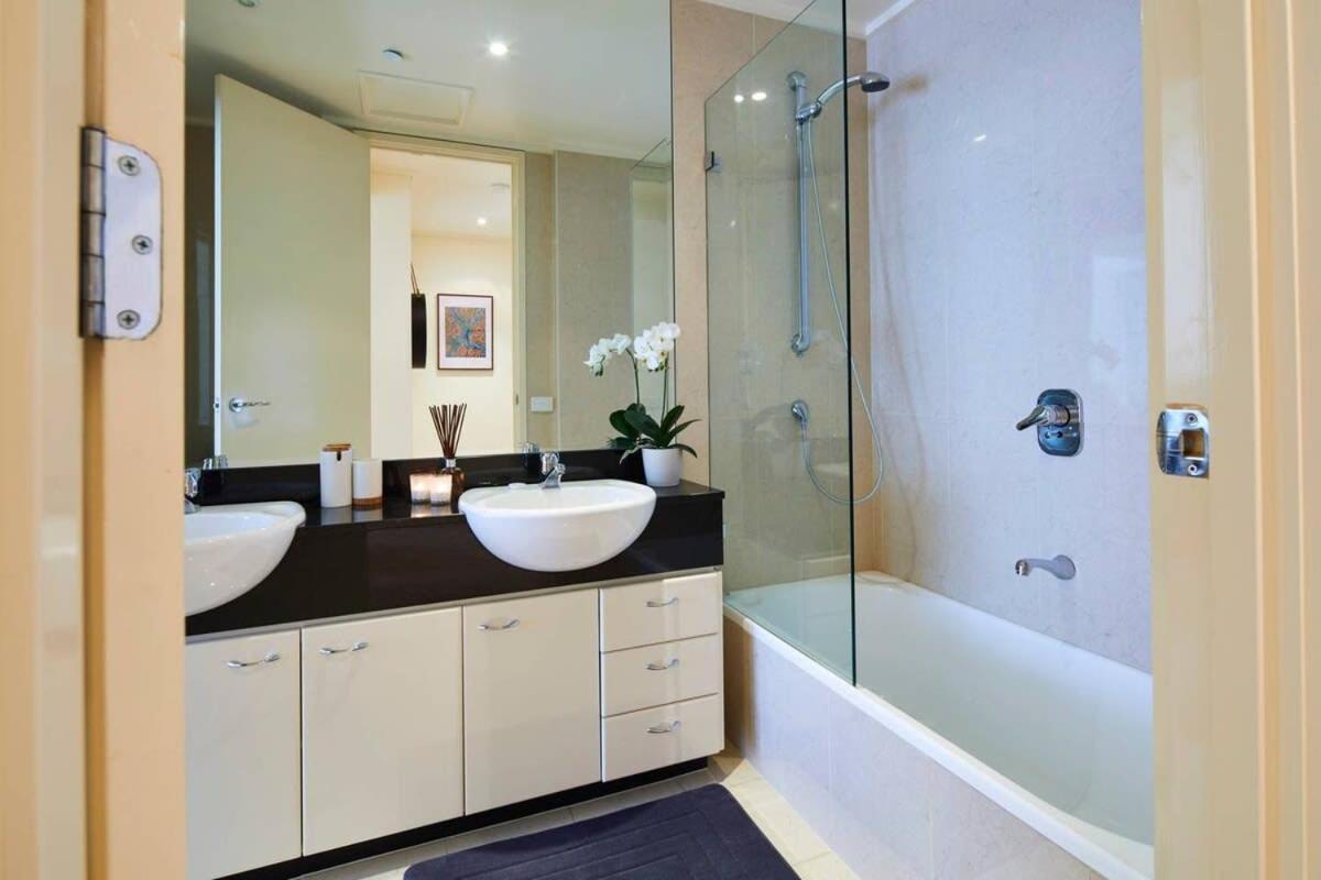 Penthouse Apartment In Melb Cbd Perfect Location Melbourne Exteriör bild